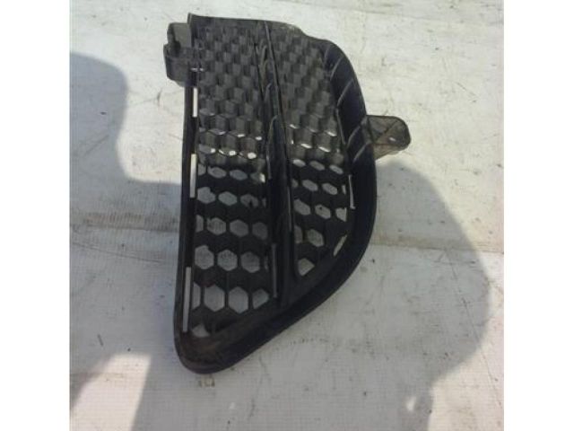 bontott VW TOUAREG Első Lökhárító Jobb Díszrács