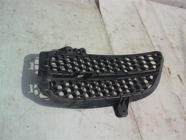 bontott VW TOUAREG Első Lökhárító Jobb Díszrács