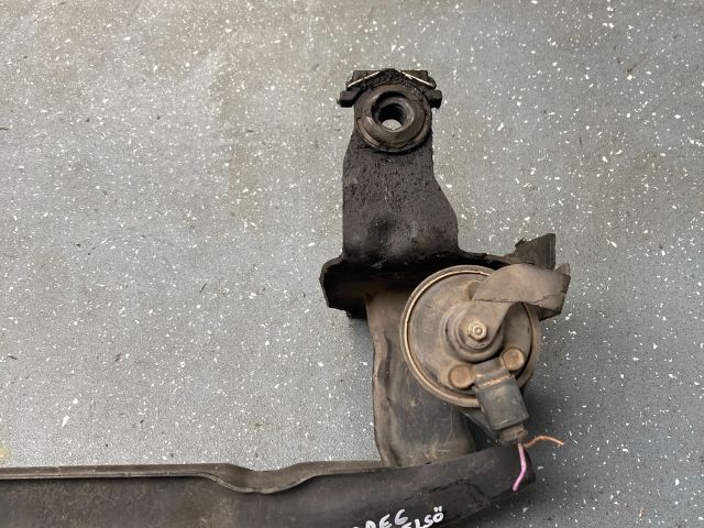 bontott VW TOUAREG Első Lökhárító Merevítő (Fém)