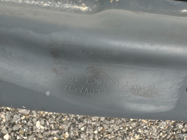 bontott VW TOUAREG Első Lökhárító Merevítő (Fém)