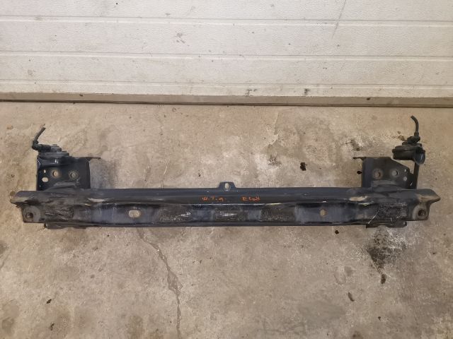 bontott VW TOUAREG Első Lökhárító Merevítő (Fém)