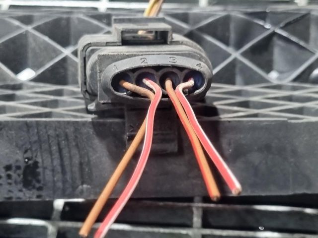 bontott VW TOUAREG Első Lökhárító Merevítő (Fém)