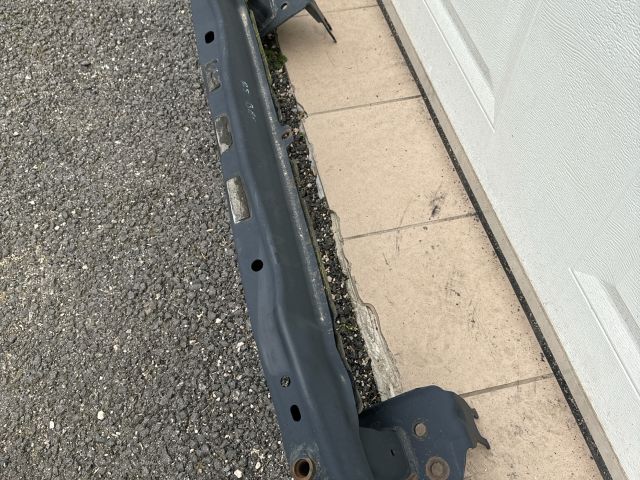 bontott VW TOUAREG Első Lökhárító Merevítő (Fém)