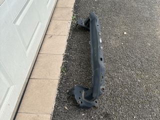 bontott VW TOUAREG Első Lökhárító Merevítő (Fém)