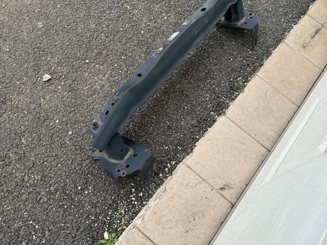 bontott VW TOUAREG Első Lökhárító Merevítő (Fém)