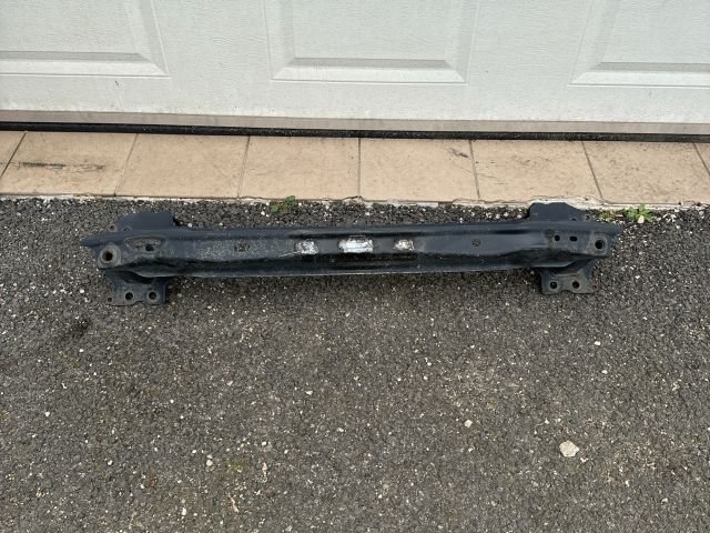 bontott VW TOUAREG Első Lökhárító Merevítő (Fém)