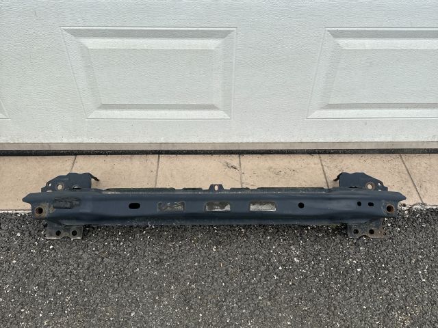 bontott VW TOUAREG Első Lökhárító Merevítő (Fém)