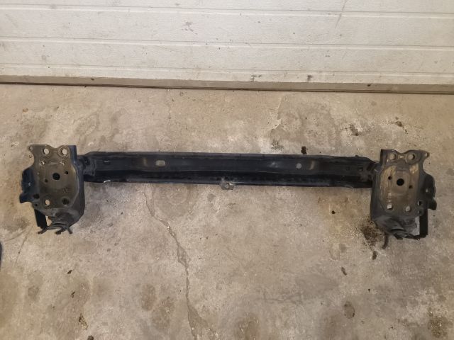 bontott VW TOUAREG Első Lökhárító Merevítő (Fém)