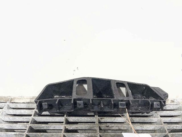 bontott VW TOUAREG Első Lökhárító Tartó Felső