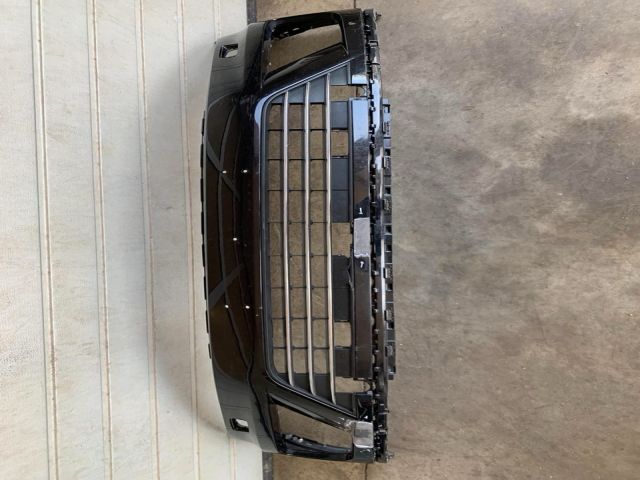 bontott VW TOUAREG Első Lökhárító (Üresen)