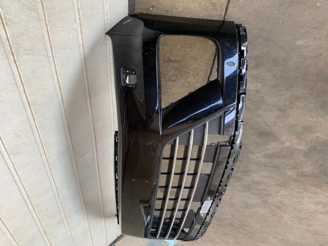 bontott VW TOUAREG Első Lökhárító (Üresen)