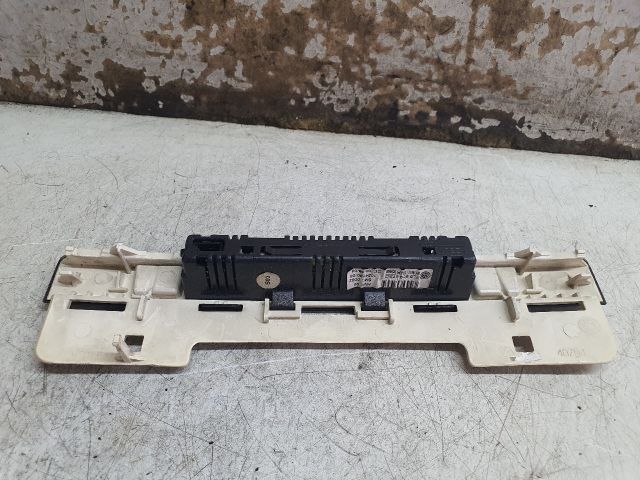 bontott VW TOUAREG Első Parkolóradar Kijelző