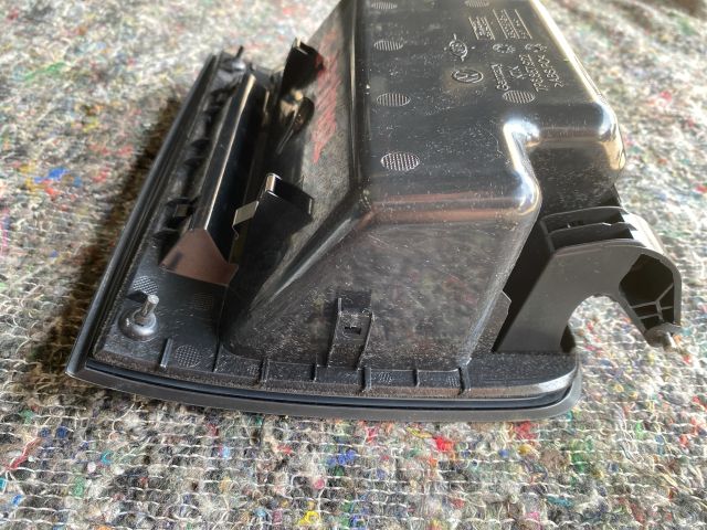 bontott VW TOUAREG Első Tároló Rekesz