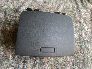 bontott VW TOUAREG Első Tároló Rekesz