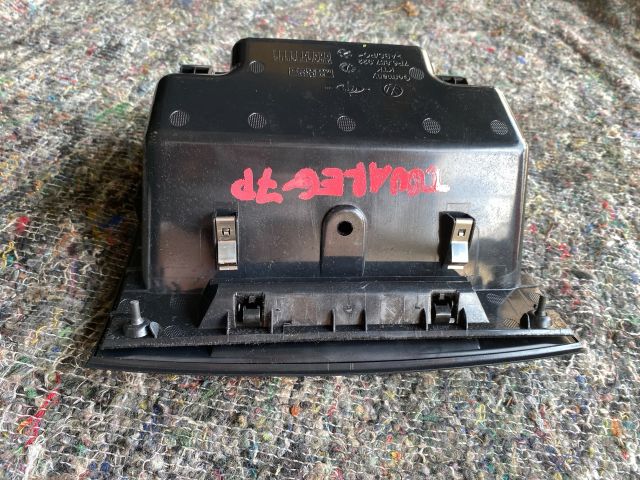 bontott VW TOUAREG Első Tároló Rekesz