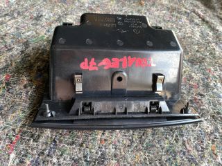 bontott VW TOUAREG Első Tároló Rekesz