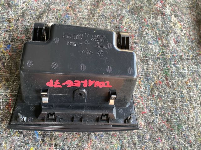 bontott VW TOUAREG Első Tároló Rekesz