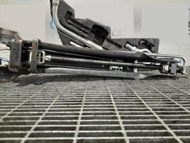 bontott VW TOUAREG Emelő