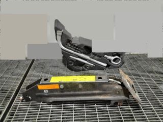 bontott VW TOUAREG Emelő