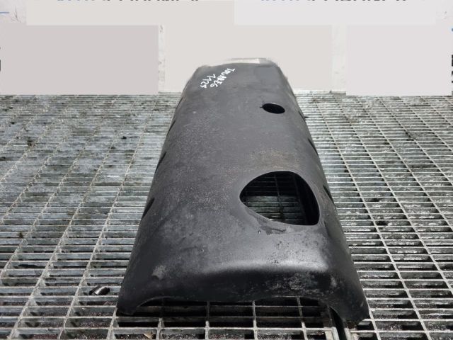 bontott VW TOUAREG Felső Hűtőburkolat