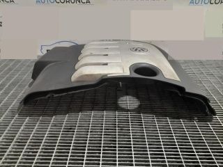 bontott VW TOUAREG Felső Hűtőburkolat