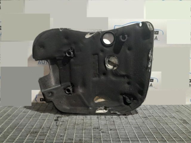 bontott VW TOUAREG Felső Hűtőburkolat