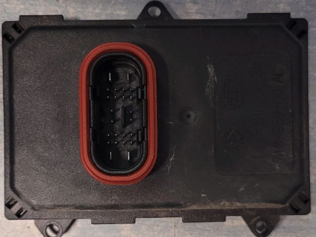 bontott VW TOUAREG Fényszóró Elektronika