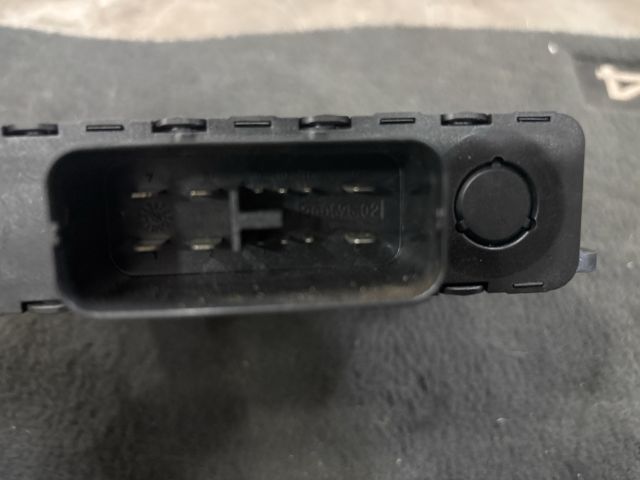 bontott VW TOUAREG Feszültségszabályzó