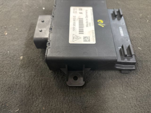 bontott VW TOUAREG Feszültségszabályzó