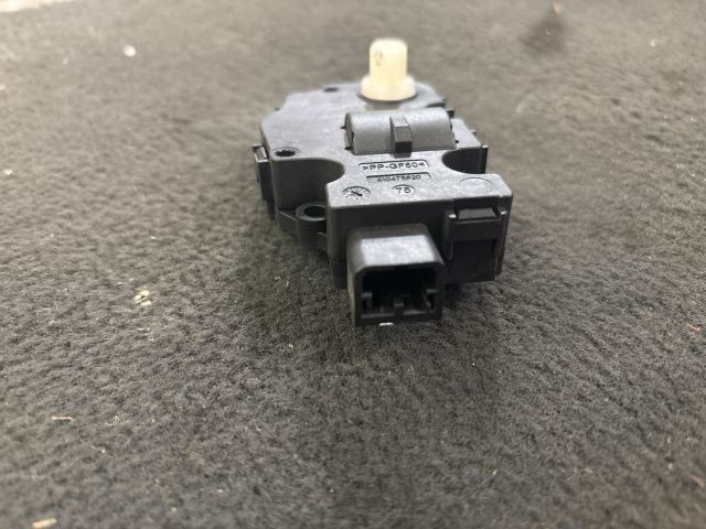 bontott VW TOUAREG Fűtés Állító Motor