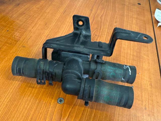 bontott VW TOUAREG Fűtéscsap