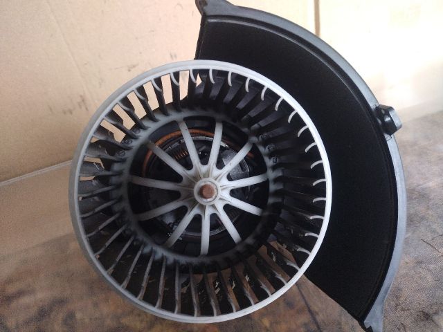 bontott VW TOUAREG Fűtőmotor (Klímás)