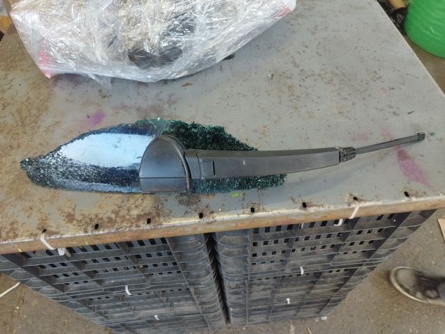 bontott VW TOUAREG Hátsó Ablaktörlő Kar