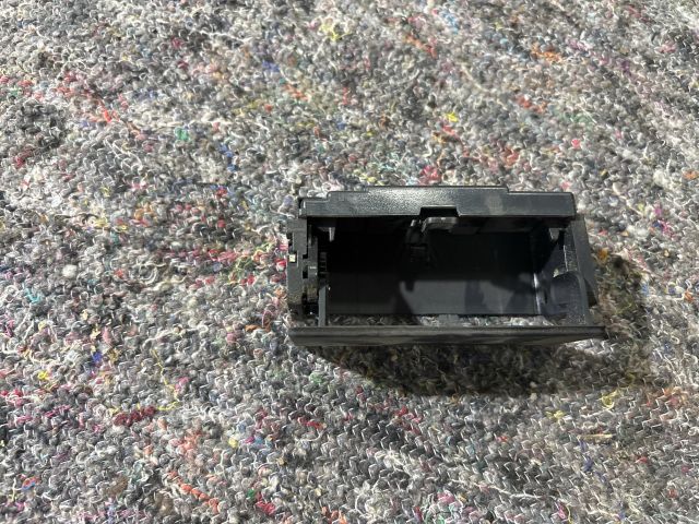 bontott VW TOUAREG Hátsó Hamutartó