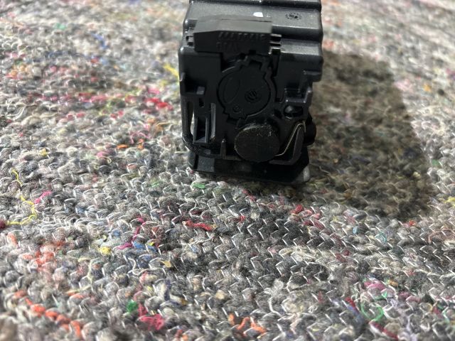 bontott VW TOUAREG Hátsó Hamutartó