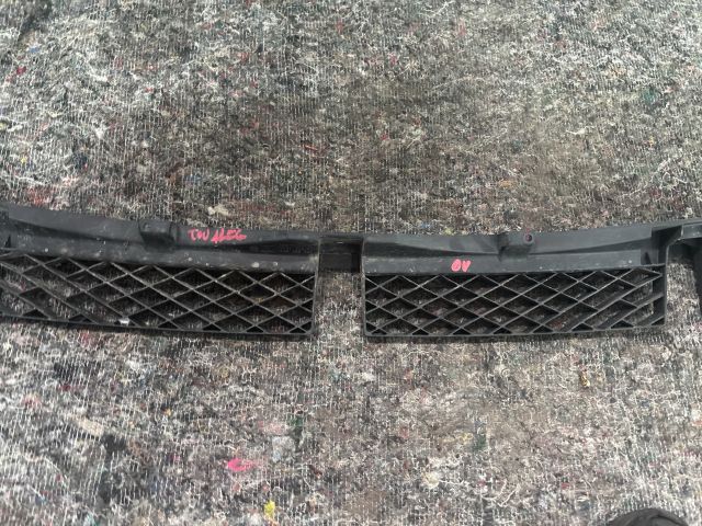 bontott VW TOUAREG Hátsó középső Lökhárító Tartó (Műanyag)