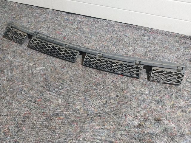 bontott VW TOUAREG Hátsó középső Lökhárító Tartó (Műanyag)