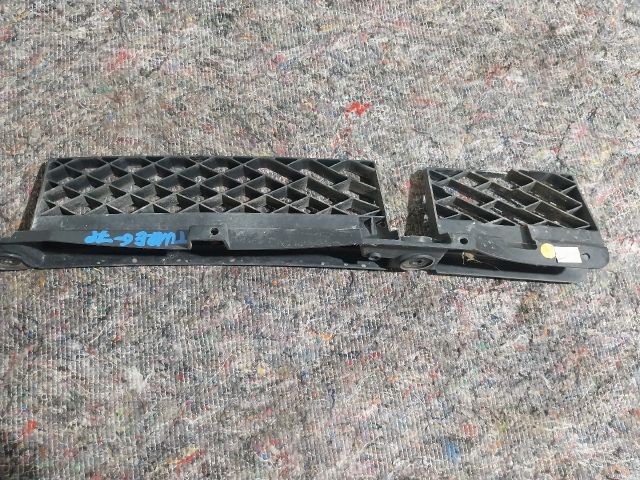 bontott VW TOUAREG Hátsó középső Lökhárító Tartó (Műanyag)