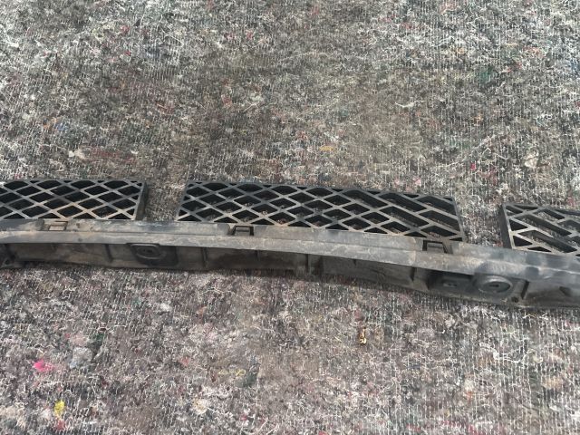 bontott VW TOUAREG Hátsó középső Lökhárító Tartó (Műanyag)