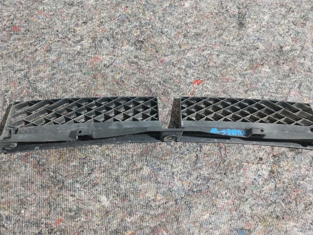 bontott VW TOUAREG Hátsó középső Lökhárító Tartó (Műanyag)