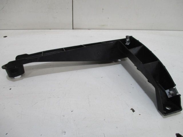 bontott VW TOUAREG Hátsó középső Lökhárító Tartó (Műanyag)