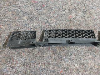 bontott VW TOUAREG Hátsó középső Lökhárító Tartó (Műanyag)