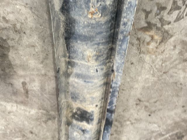 bontott VW TOUAREG Hátsó Lökhárító Alsó (Műanyag)