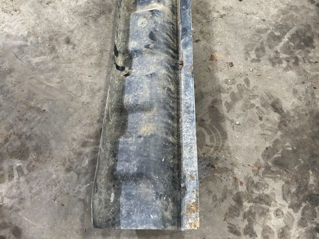 bontott VW TOUAREG Hátsó Lökhárító Alsó (Műanyag)