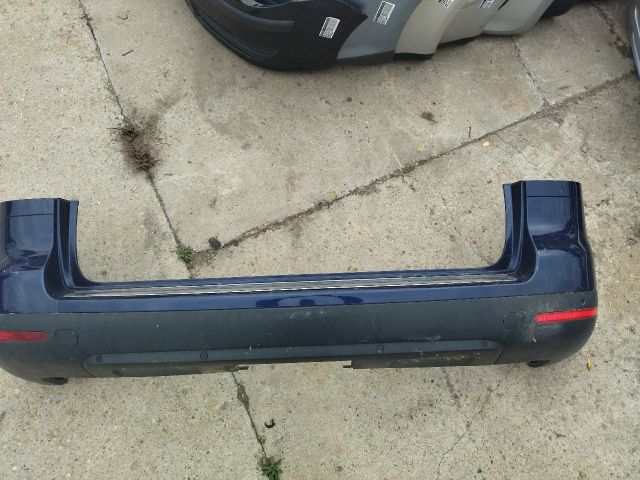 bontott VW TOUAREG Hátsó Lökhárító (Részeivel)