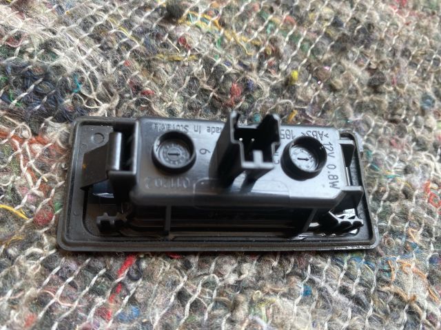 bontott VW TOUAREG Hátsó Rendszámtábla Világítás