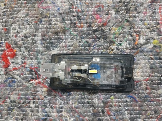 bontott VW TOUAREG Hátsó Rendszámtábla Világítás