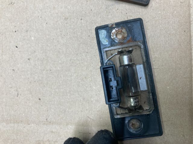 bontott VW TOUAREG Hátsó Rendszámtábla Világítás