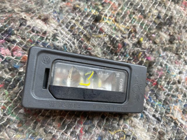 bontott VW TOUAREG Hátsó Rendszámtábla Világítás