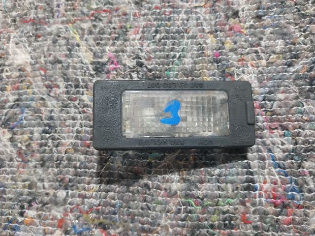 bontott VW TOUAREG Hátsó Rendszámtábla Világítás